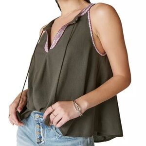 NWT LUCKY BRAND Embroidered Tie
Peasant Swing Tank Top Size Medium